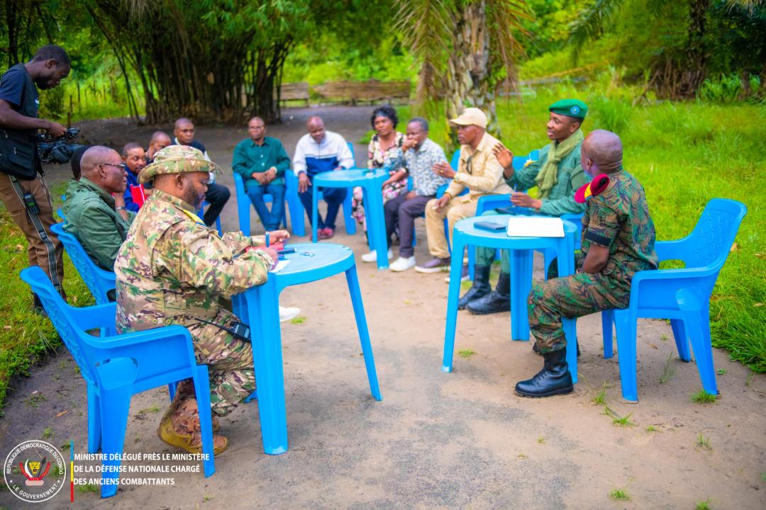 Une réunion entre les militaires et la délégation du Ministre délégué Eliezer Ntambwe, mercredi 26 mars 2026