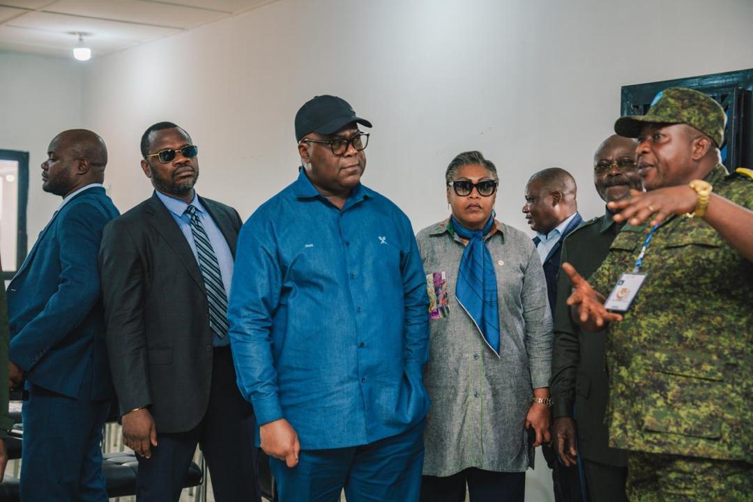 Suminwa aux côtés de Tshisekedi, à Kikwit, pour inaugurer des infrastructures et lancer l’électrification de la ville avec le barrage de Kakobola