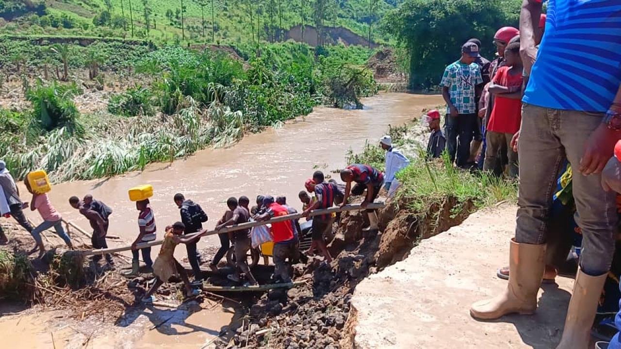 Effondrement du pont Ngwenda emporté par les eaux à la suite de pluies diluviennes [photo d’illustration]