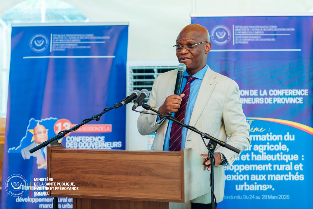 Le Docteur Samuel Roger Kamba, ministre de la Santé publique, Hygiène et Prévoyance sociale.