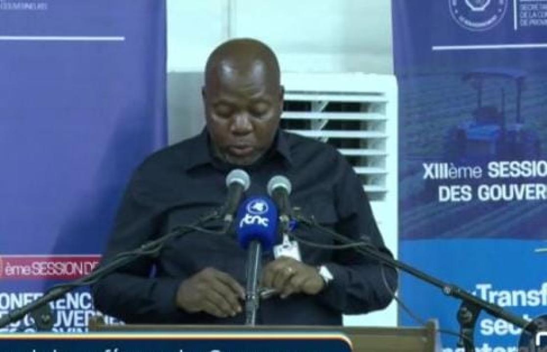 Gouverneur Jean Bakomito lors de la Conférence des Gouverneurs à Bandundu.