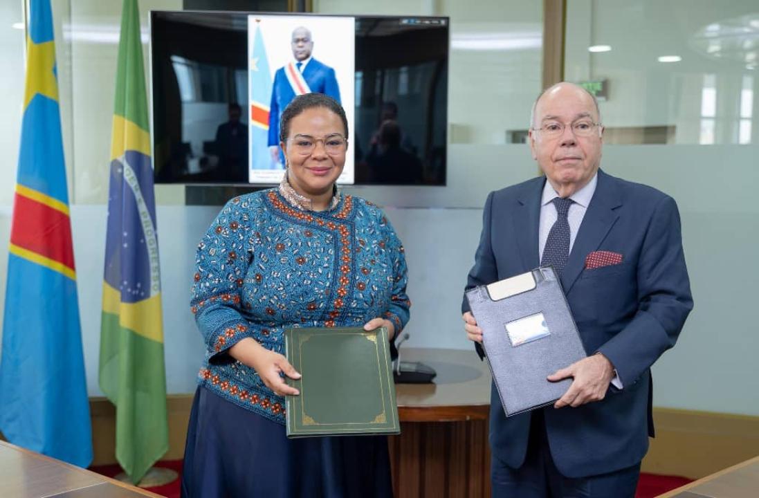 Thérèse Kayikwamba Wagner et Mauro Vieira signent un accord historique pour renforcer la coopération diplomatique RDC-Brésil