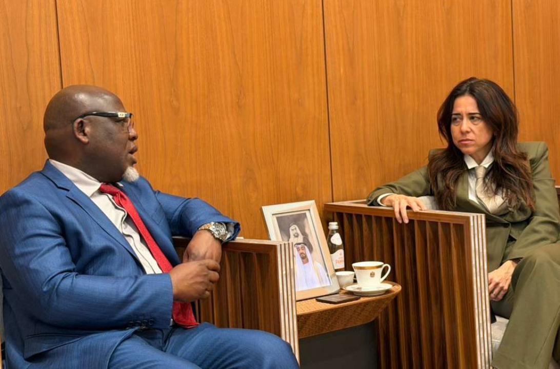 L’ambassadeur Zénon Mukongo Ngay reçu par Lana Zaki Nusseibeh, ministre d’État des Émirats arabes unis chargée des relations avec l’ONU et l’Union européenne
