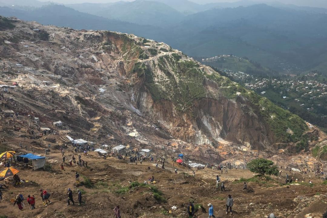 La mine de coltan à ciel ouvert de Rubaya, site d’un glissement de terrain massif survenu le 30 janvier 2026. © AFP