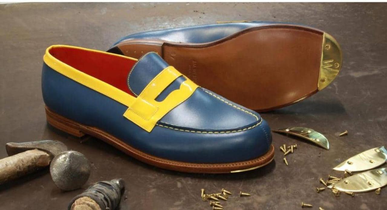 La paire «180», oeuvre de la maison J.M. Weston pour honorer la mémoire de l'artiste musicien et sapeur congolais, Jules Shungu Wambadiyo dit Papa Wemba