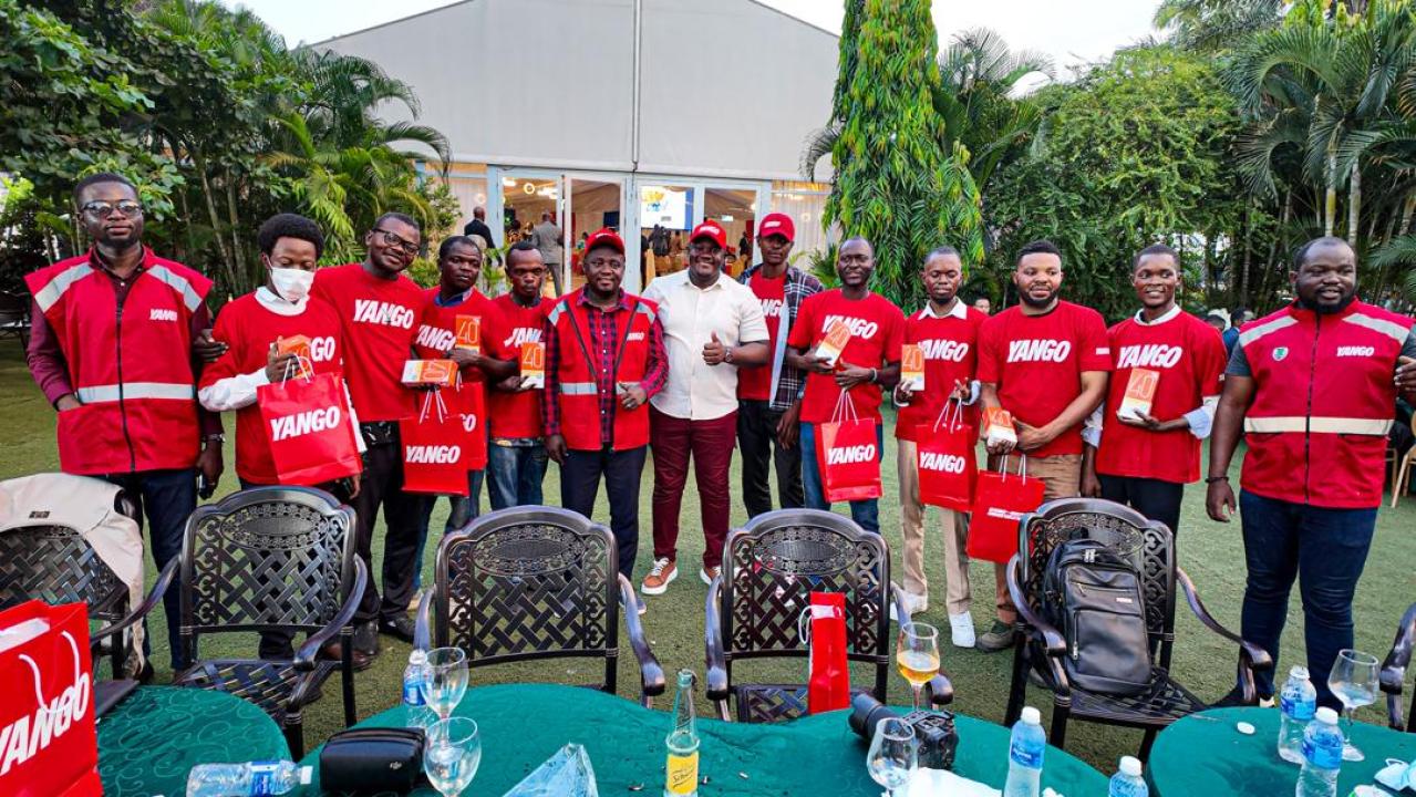 Le responsable de la plate-forme Yango Kinshasa reçoit 10 chauffeurs Yango à leur siège
