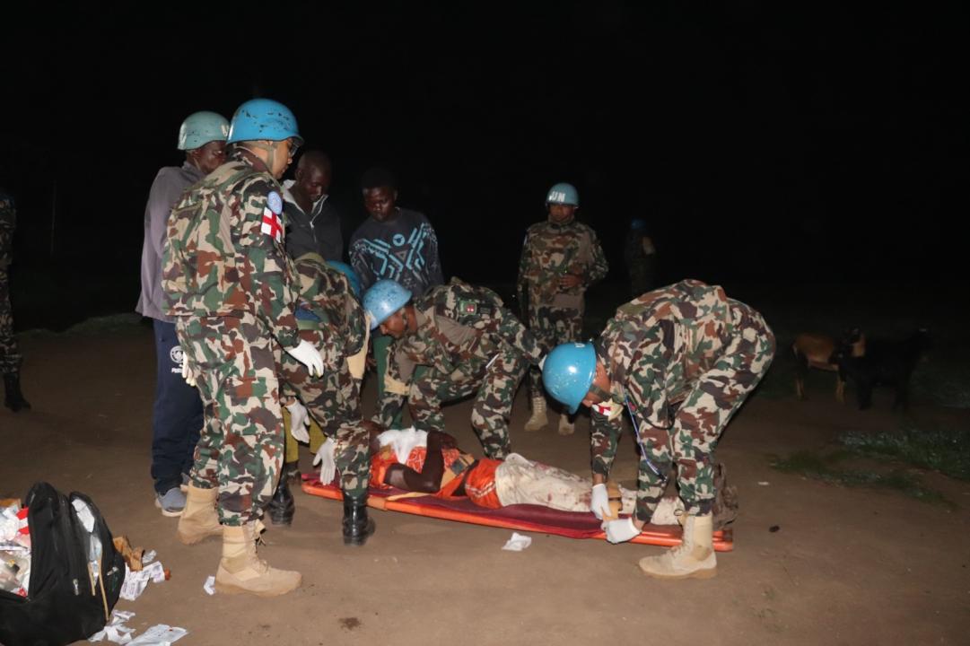 Un blessé pris en charge par une équipe médicale de la MONUSCO, après une attaque de la CRP à Djugu [photo d’illustration]