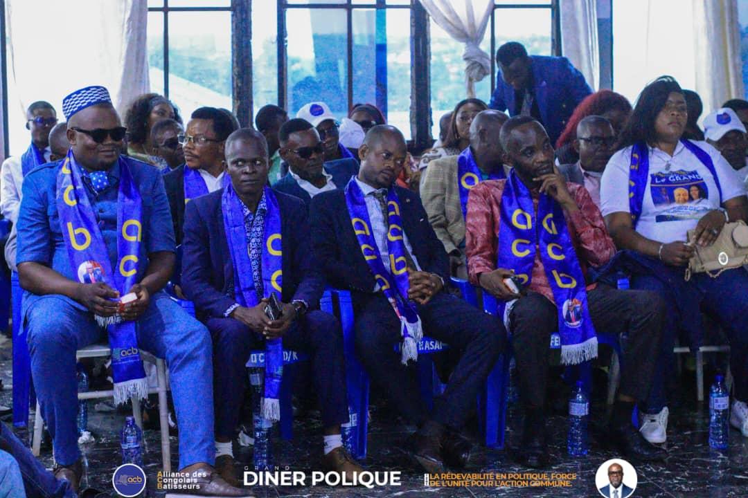 Les membres de l’ACB en plein dîner politique avec Gauthier Kilembe Kikido à Tshikapa [photo d’illustration]