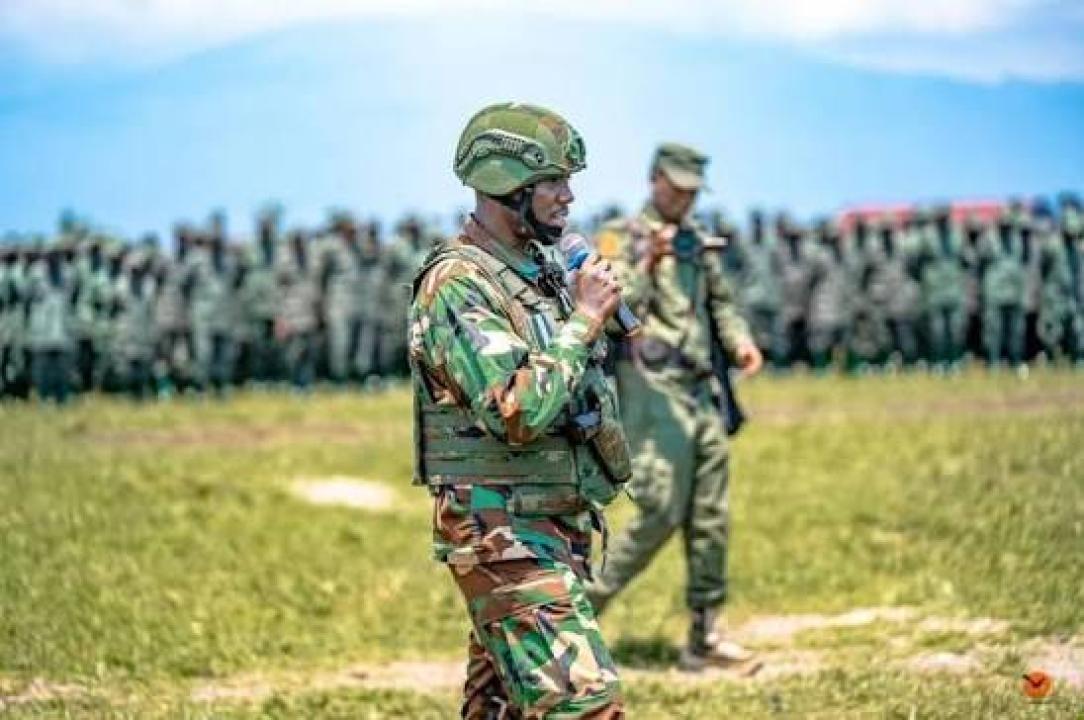 Sultani Makenga annonçant la volonté du M23-AFC de remettre au Gouvernement congolais les militaires pris en otage par la rébellion lors de la chute de Goma et Bukavu
