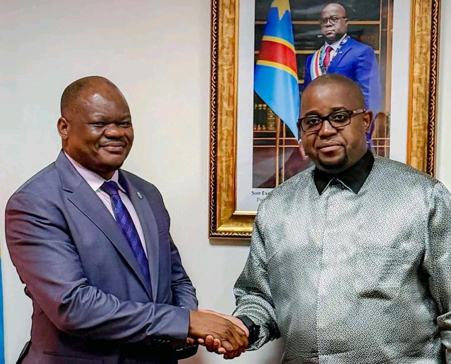 Le Directeur du P-DDRCS, Professeur Jean de Dieu Désiré Ntanga Ntita, reçu par le ministre de l’Intégration régionale, Floribert Anzuluni