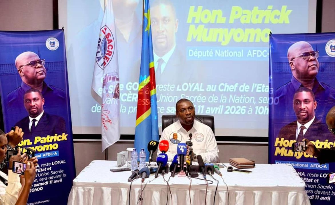 L’élu de Goma, Patrick Munyomo devant la presse à Kinshasa [photo d’illustration]