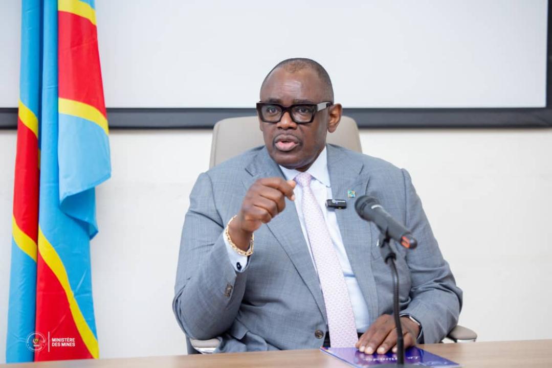 Le ministre congolais des Mines, Louis Watum Kabamba, en pleine réunion stratégique avec les délégués de la future commission interministérielle du projet « MIFOR »