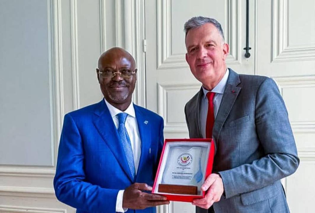 Le ministre congolais de la Défense Guy Kabombo Muandiamvita et Jean-Michel Jacques, président de la commission de la Défense nationale et des Forces armées à l'Assemblée nationale française [photo d'illustration]