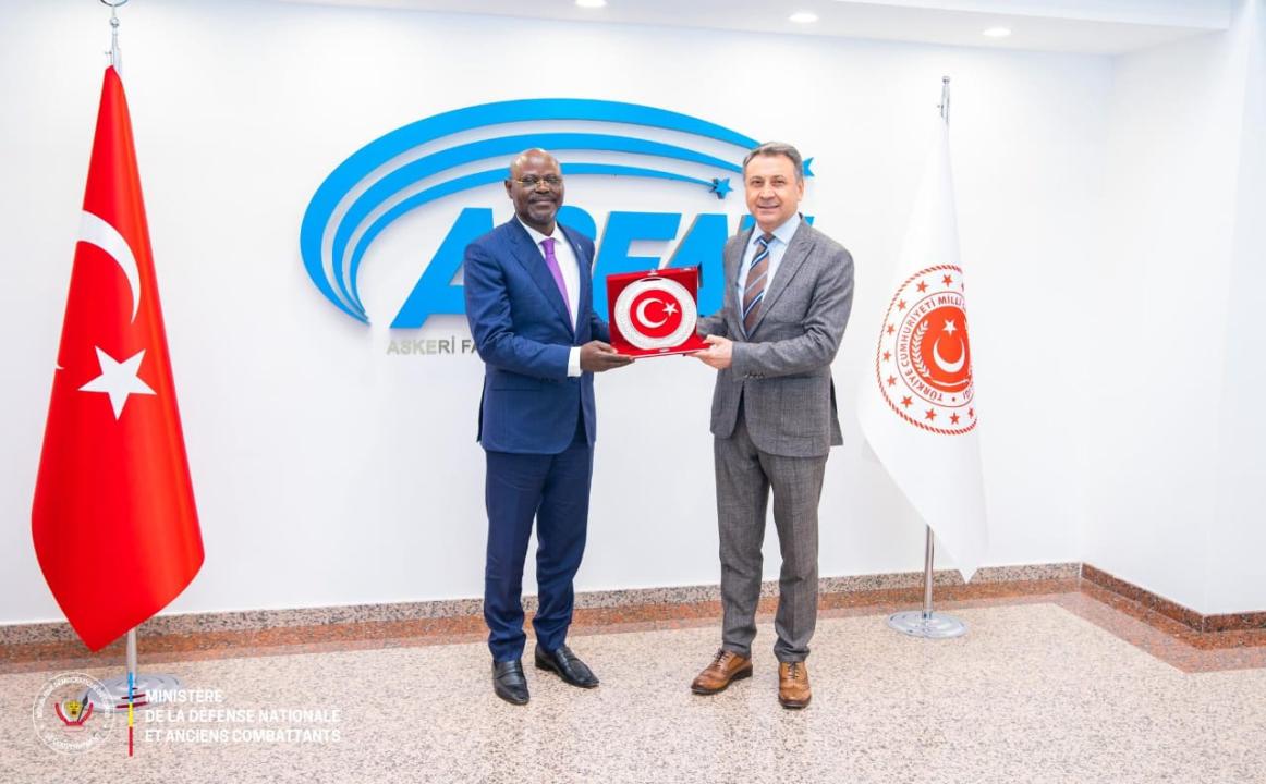 Le VPM Guy Kabombo Muadiamvita, Haluk Görgün, Secrétaire aux Industries de Défense [photo d'illustration]