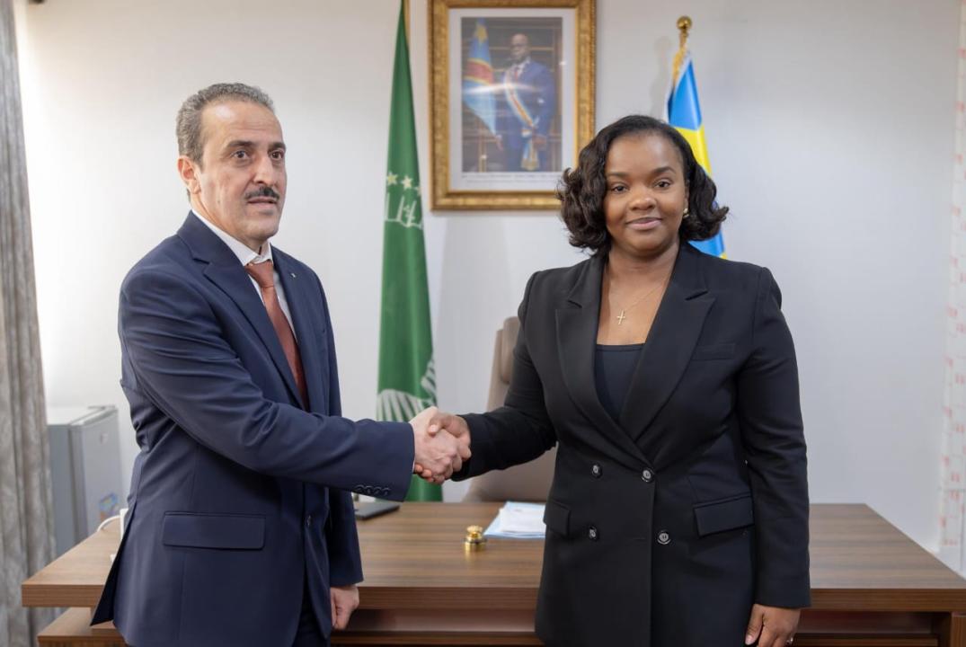 La Vice-ministre des Affaires étrangères, Noëlla Ayeganagato et l’ambassadeur algérien accrédité en RDC, Nacim Gaouaou [photo d'illustration]