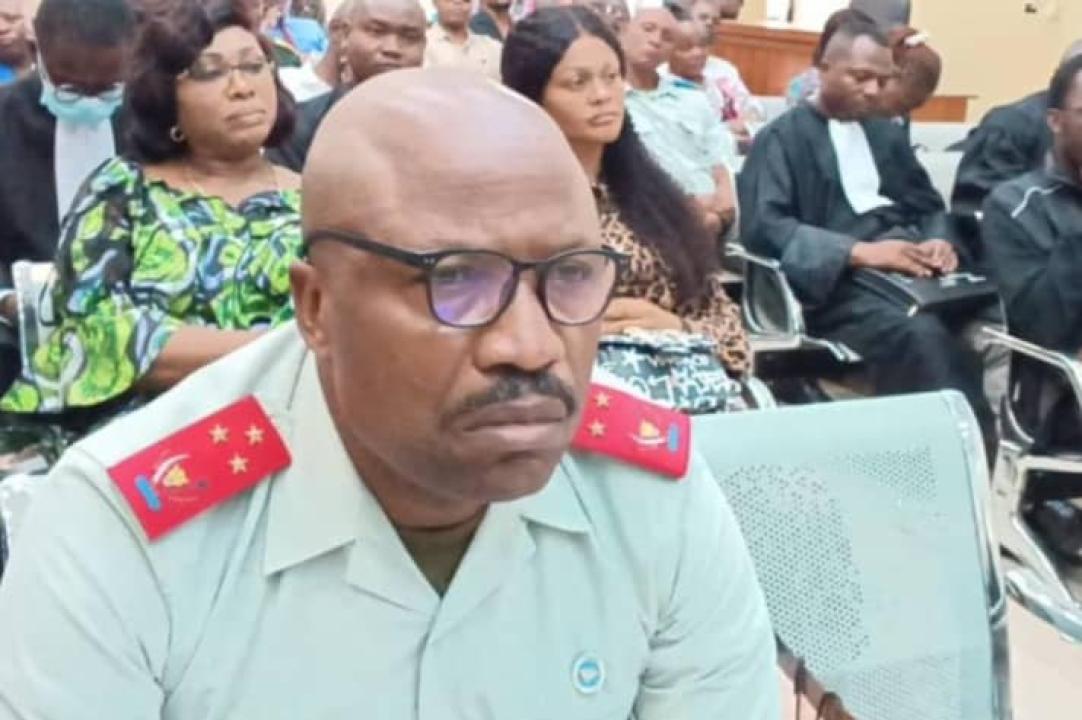 Le Général Philémon Yav Irung, ancien commandant de la 3è zone de défense, poursuivi pour trahison et incitation des militaires à commettre des actes contraires au devoir ou à la discipline.