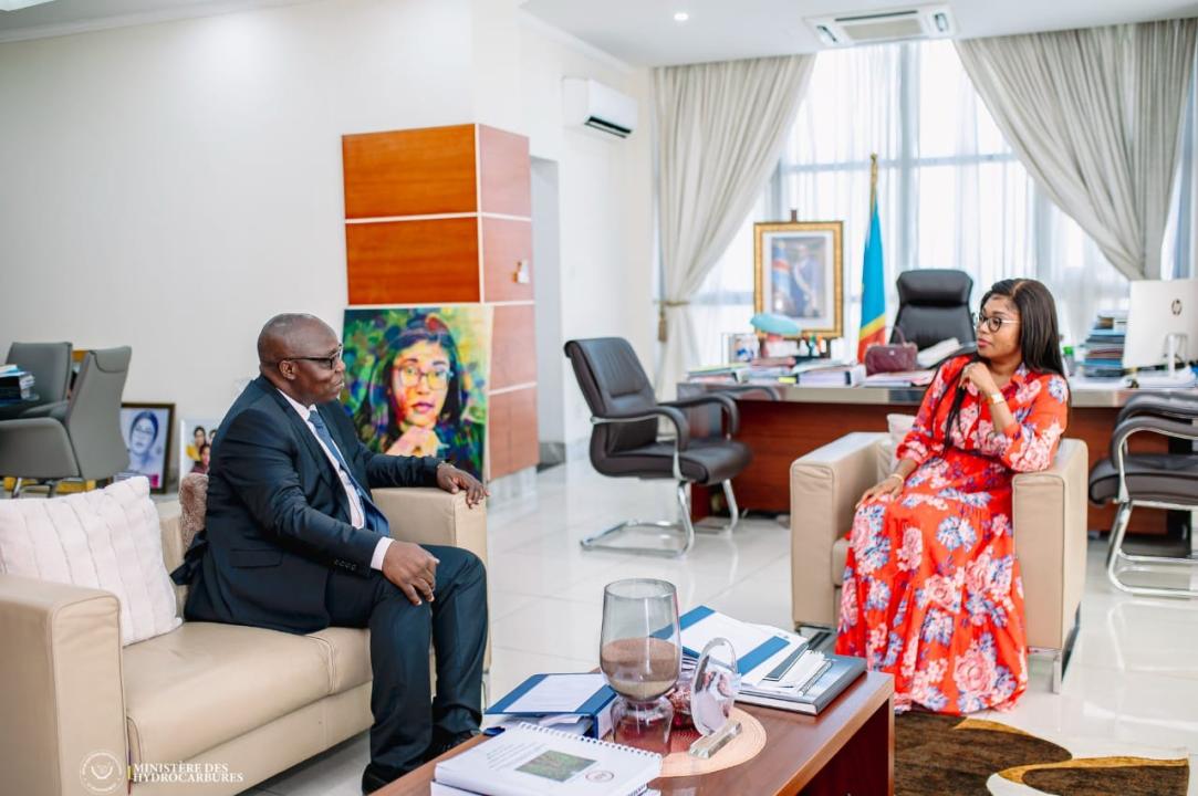 La ministre d’État des Hydrocarbures, Acacia Bandubola et le ministre centrafricain du développement de l’énergie et des ressources hydrauliques, Arthur Bertrand PIRI [photo d'illustration]