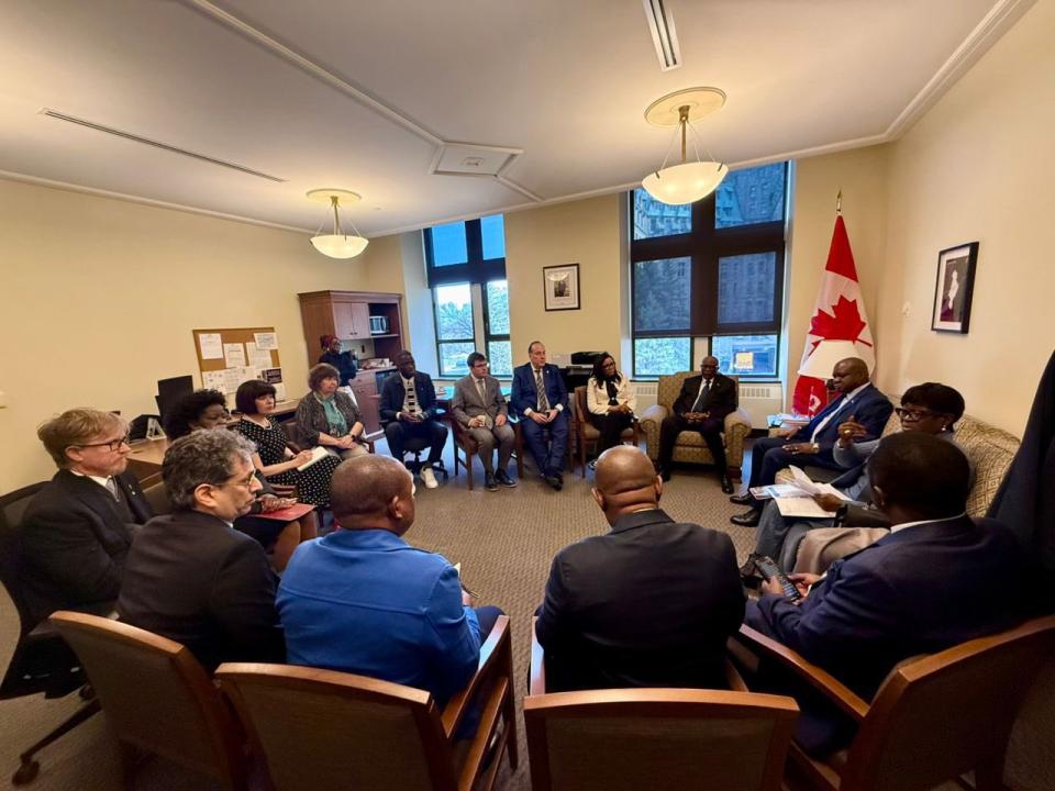 Le ministre Crispin échange avec les députés membres du groupe d’amitié interparlementaire Canada–RDC et quelques membres du Gouvernement canadien au sujet de la candidature de Juliana Amato Lumumba au Secrétariat général de l’OIF
