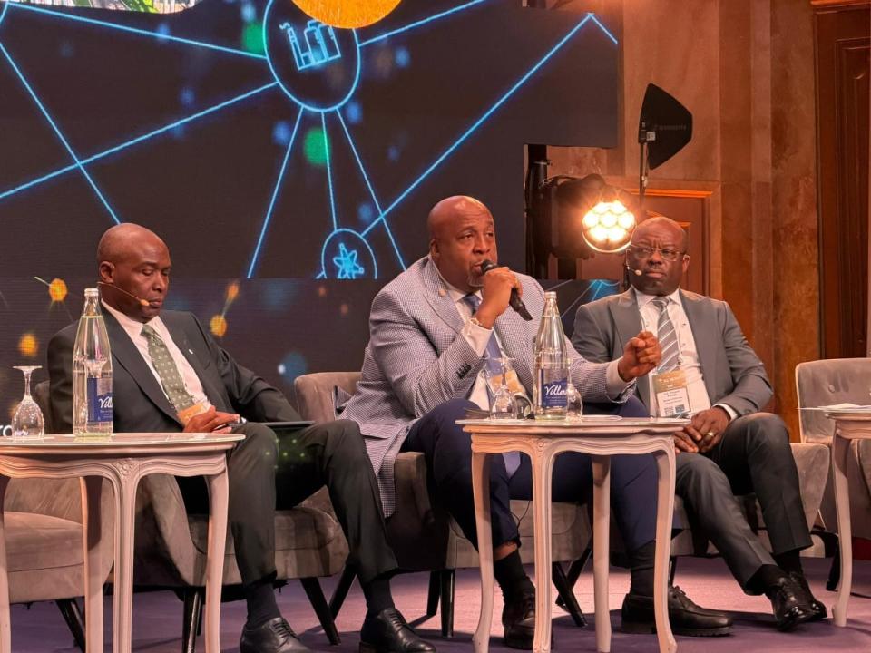 Le ministre des Ressources hydrauliques et Électricité Aimé Sakombi Molendo lors de ce forum à Paris [photo d'illustration]