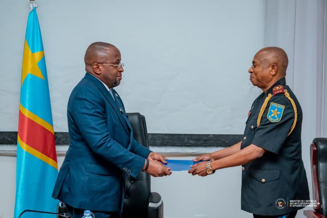 Le VPM de l’Intérieur, Jacquemain Shabani réceptionne les numéros verts d’urgence de la PNC [photo d'illustration]