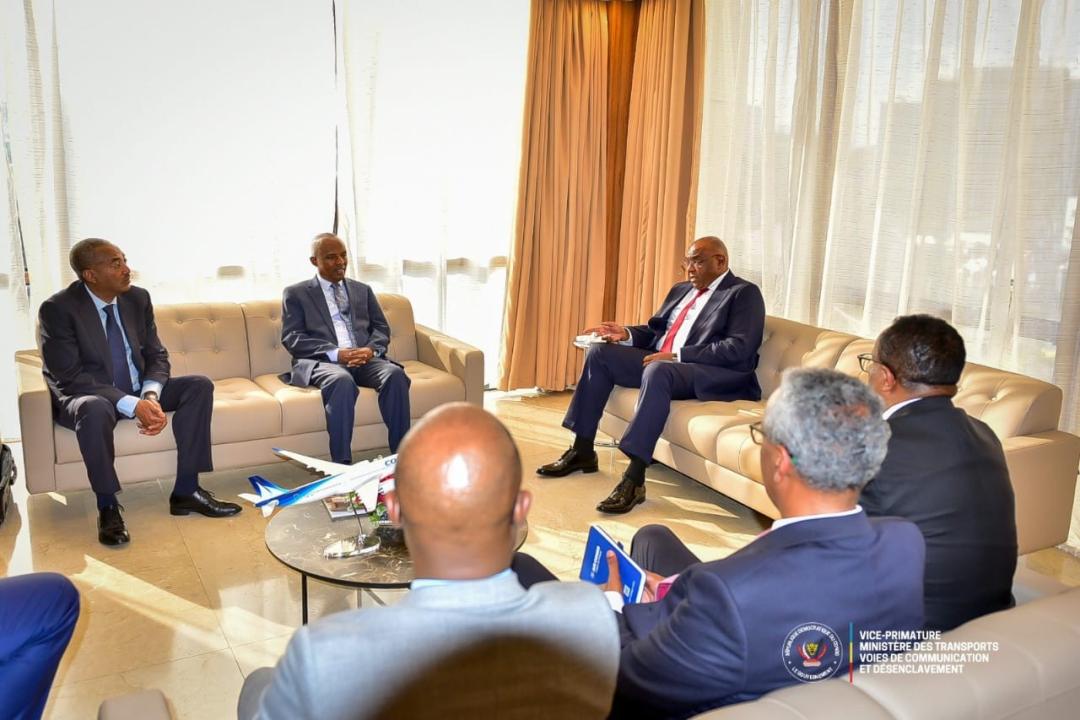 Le VPM des Transports, Jean-Pierre Bemba, et les responsables d’Ethiopian Airlines, et d’Air Congo [photo d'illustration]