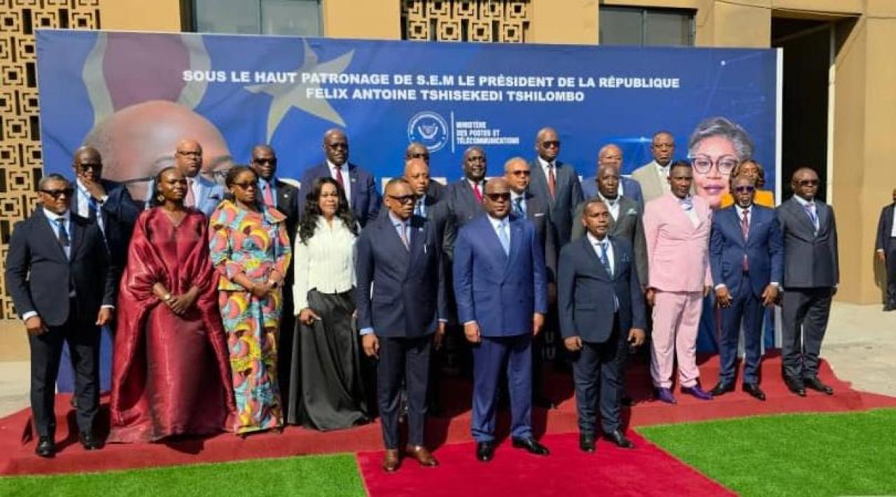 Le ministre José Mpanda pose sur la première ligne au côtés du chef de l'Etat Félix Tshisekedi à l'ouverture des États généraux des Télécommunications, ce lundi 27 avril 2026