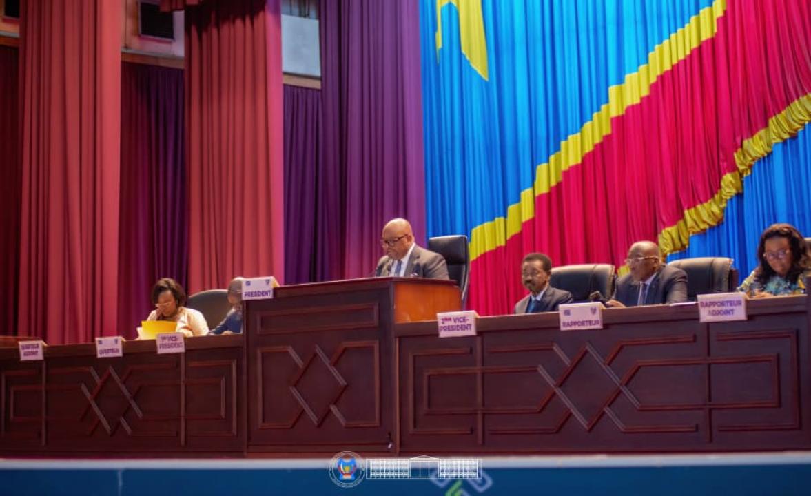 Les membres du Bureau de la Chambre basse du Parlement lors de la plénière tenue mardi 28 avril 2026