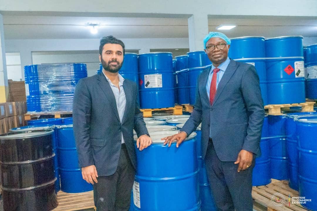 Le ministre du Commerce extérieur Julien Paluku Kahongya en visite chez Africa Crowns & Packaging [photo d'illustration]