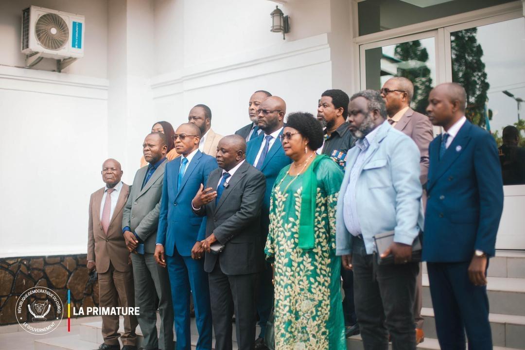 Les élus nationaux du Kongo Central après leur réception par la Première ministre Judith Suminwa, mardi 28 avril 2026