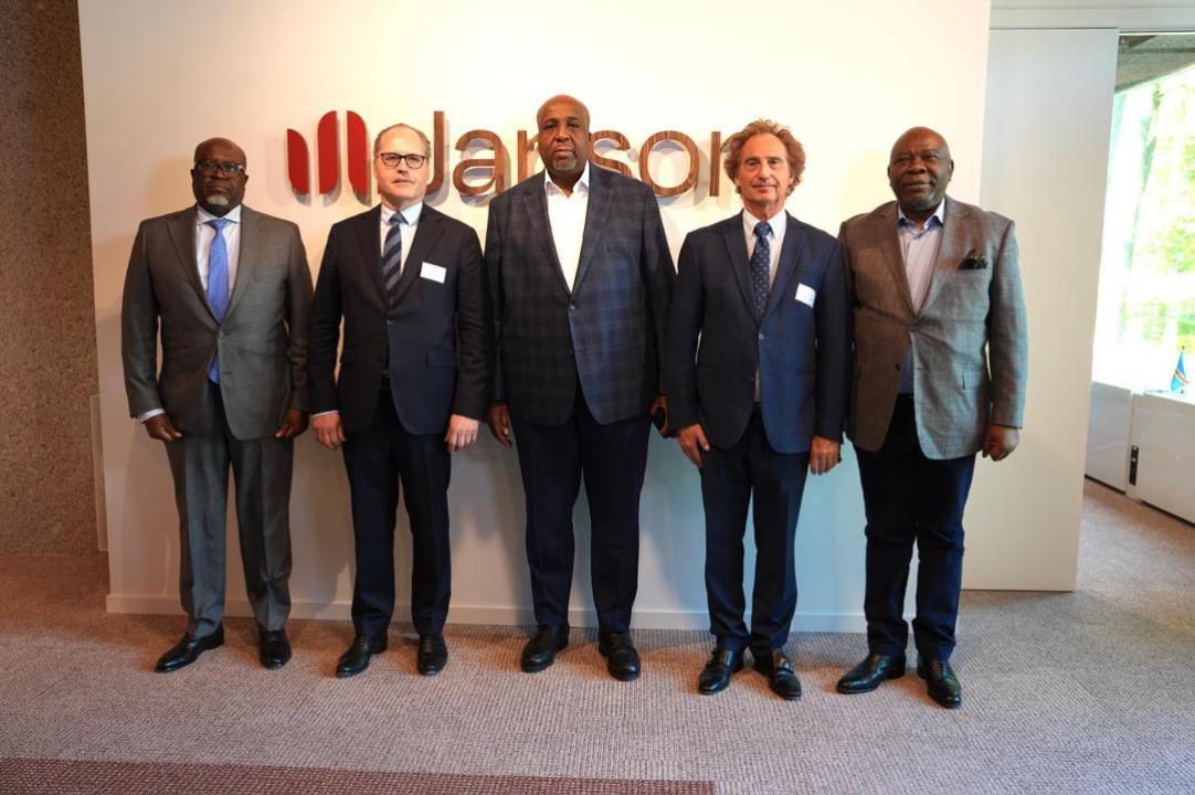 La délégation du ministre Molendo Sakombi avec un consortium Belge et le cabinet Jason.