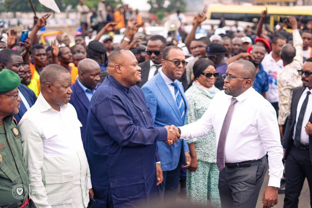 Le VPM Jacquemain Shabani avec les autorités provinciales [photo d'illustration]