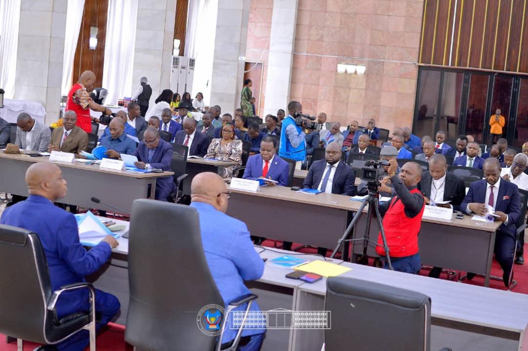 La médiation conduite par Aimé Boji et Norbert Basengezi met fin à la crise entre l’Exécutif provincial et l’Assemblée provinciale du Sud-Kivu