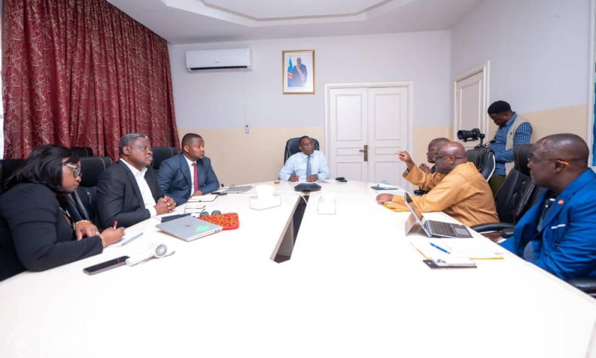Une réunion stratégique entre le Ministre d’État en charge du Plan, Guylain NYEMBO et le Représentant résident de l’UNFPA en RDC, Alain AKPADJI ce jeudi 30 avril 2026