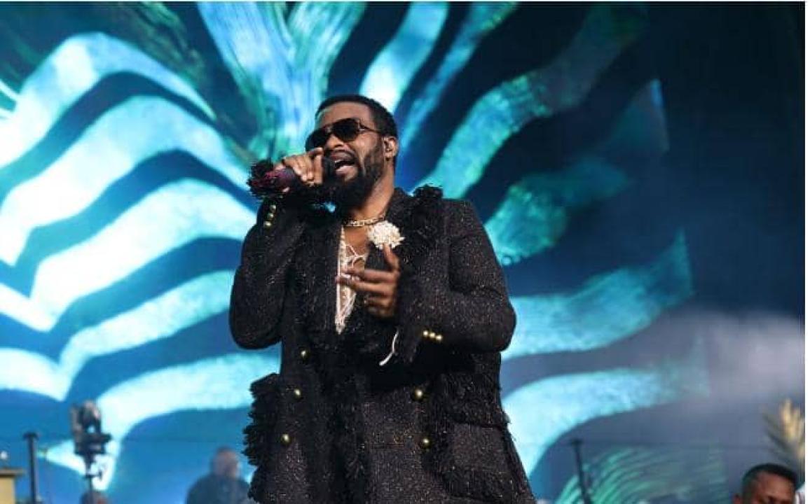 L'artiste musicien congolais Fally Ipupa lors de sa prestation au Stade de France