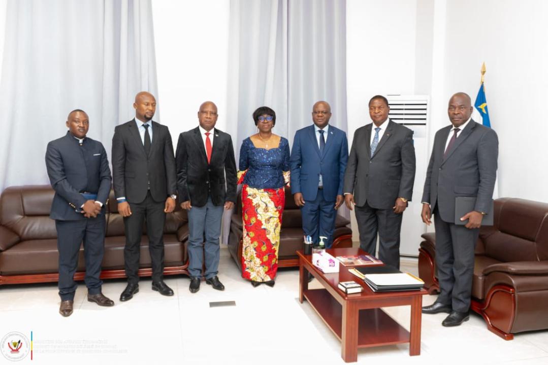 Une délégation de la RDC reçue par le Président centre-africain Faustin-Archange Touadéra, sur fond de la candidature de Juliana Amato Lumumba à l’OIF
