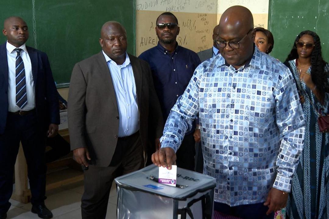 Le Président Félix Tshisekedi en train de voter à Kinshasa, le 20 décembre 2023.