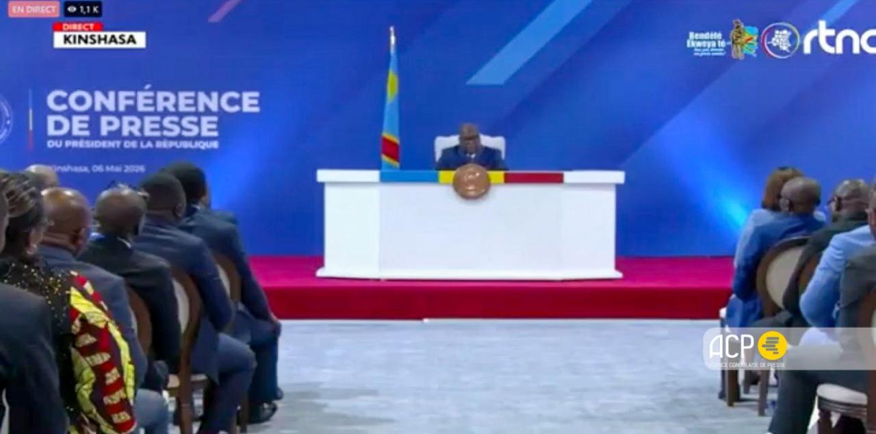 Félix Tshisekedi devant les journalistes congolais lors d’une conférence de presse à la Cité de l’Union africaine, mercredi 6 mai 2026