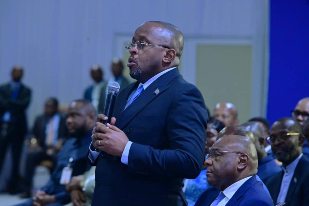 Le VPM Jacquemain Shabani lors d’une conférence de presse animée par le Président Félix Tshisekedi [photo d’illustration]