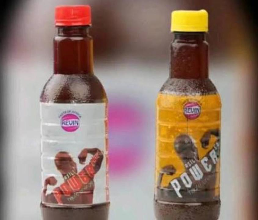 Deux bouteilles de la boisson interdite «Power» dit “Mutu rouge”