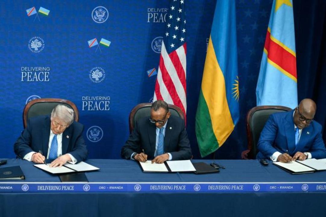Les présidents Donald Trump des USA, Paul Kagame du Rwanda et Félix Tshisekedi de la RDC, lors de la signature de l'accord de paix de Washington