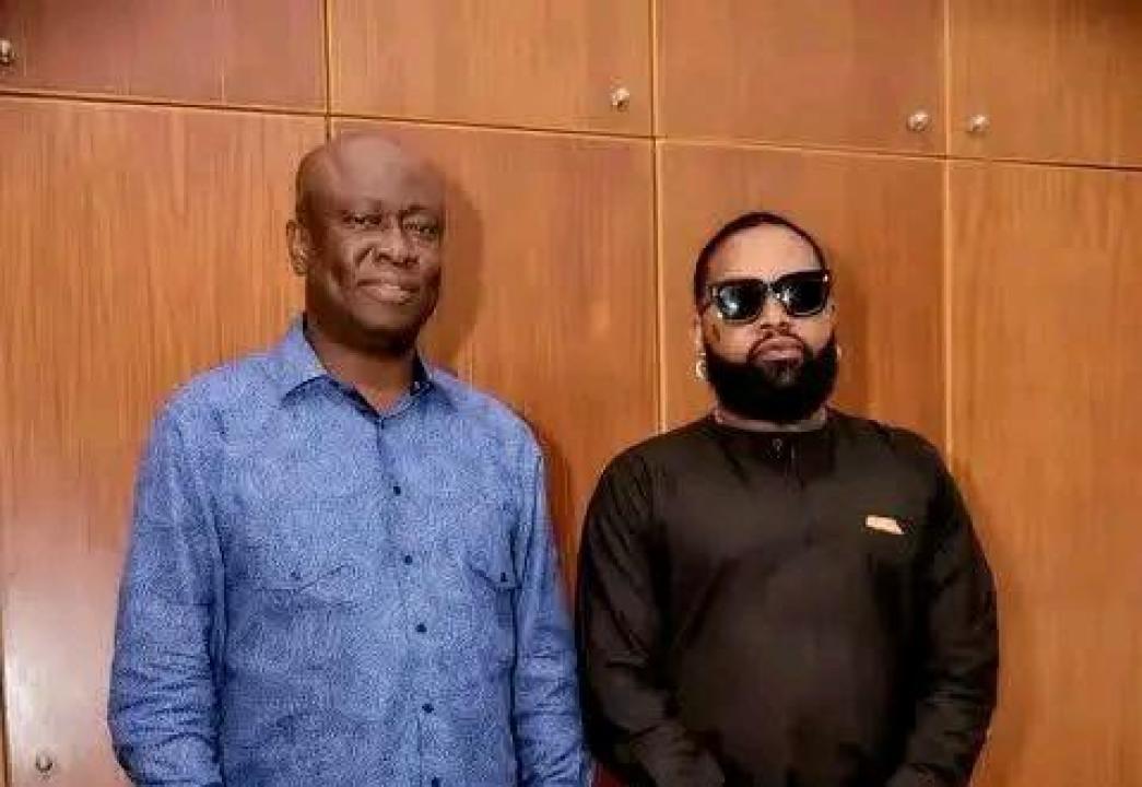 Le SG de l'UDPS Augustin Kabuya et le Chanteur Ferré Gola.