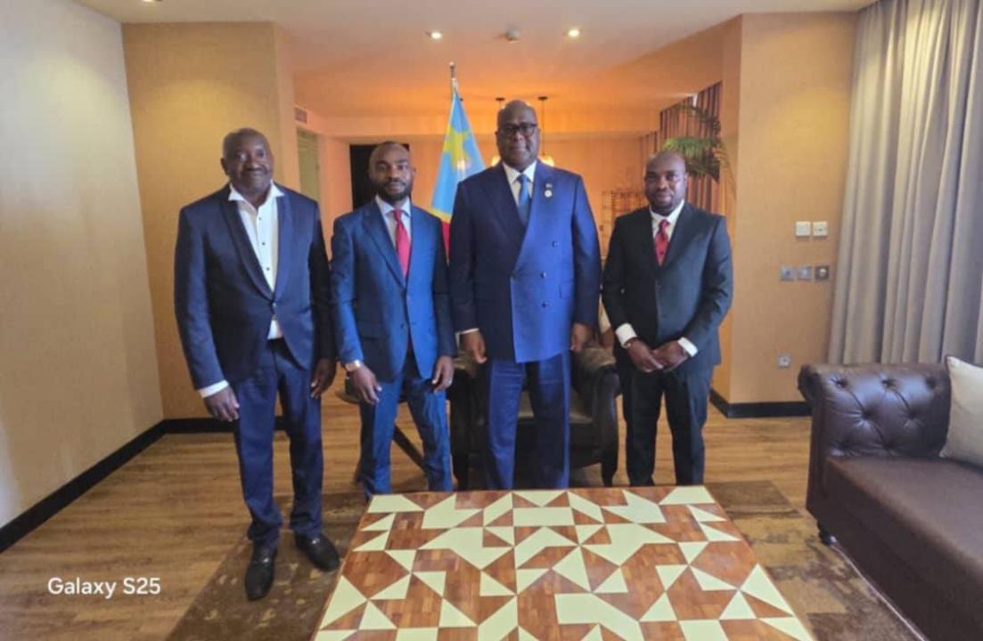 Le président Félix Tshisekedi et quelques opérateurs économiques du Nord-Kivu après l'audience leur accordée à Kampala, en marge du sommet RDC-Ouganda