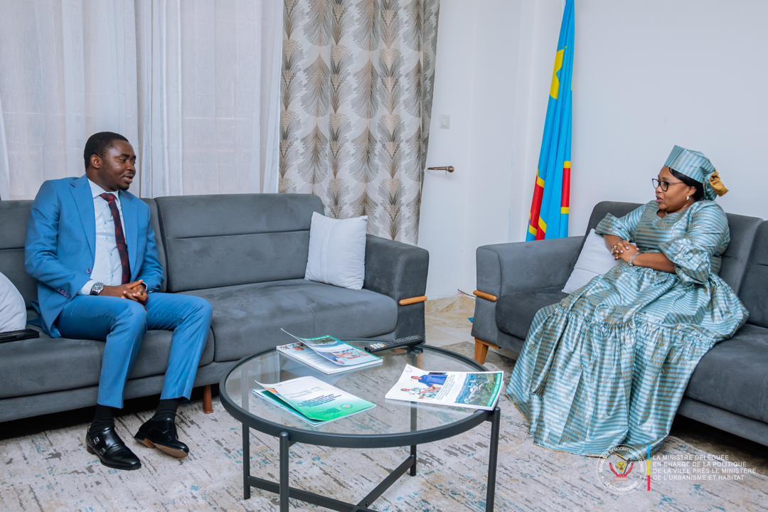 La ministre déléguée à la politique de la ville, Angèle Bangasa et le vice-gouverneur du Nord-Ubangi Odon Bongango Neto [photo d'illustration]