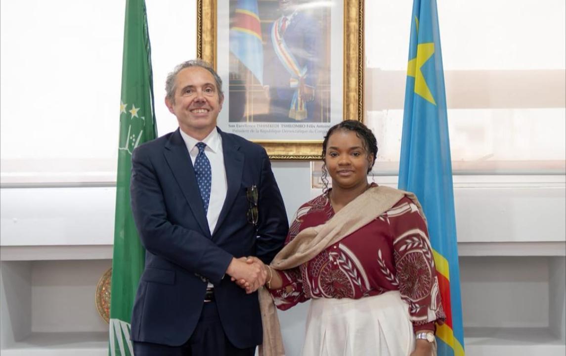 La vice-ministre des Affaires étrangères, Noëlla Ayeganagato, et Johan Borgstam, Représentant spécial de l’UE pour la région des Grands Lacs [photo d'illustration]