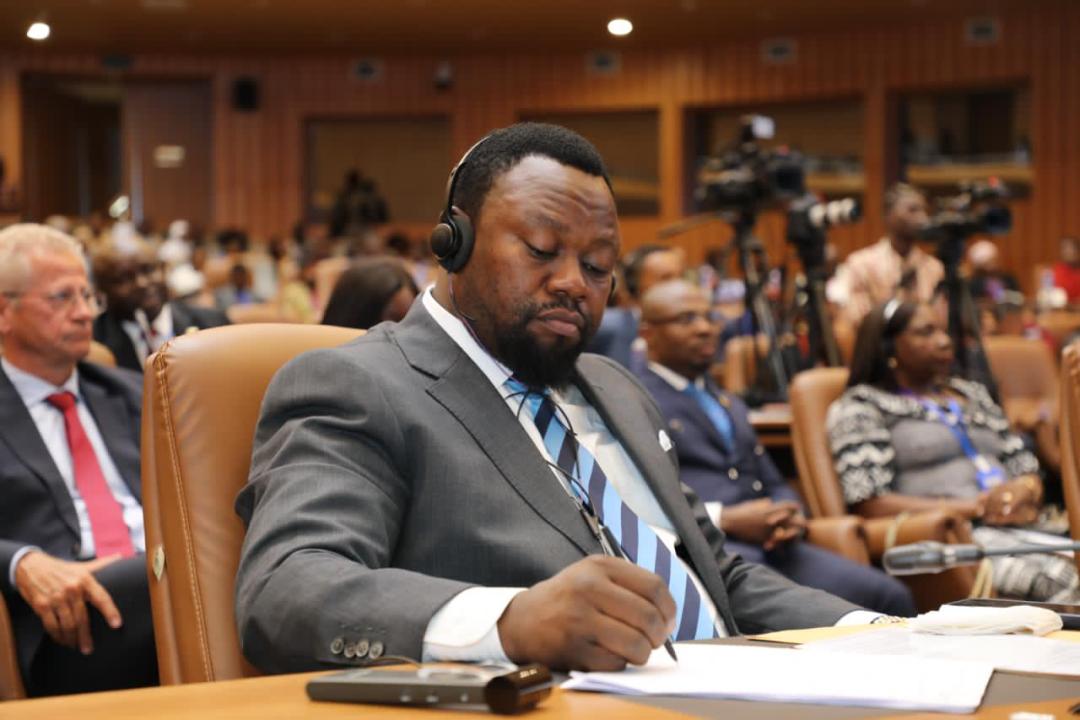 Le ministre congolais Samuel Mbemba en marge de la 87e session de la CADHP