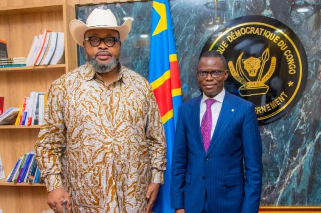 Le Ministre délégué Eliezer Ntambwe et Denis Kambayi, président de la synergie des notables du Grand Kasaï, mardi 12 mai 2026