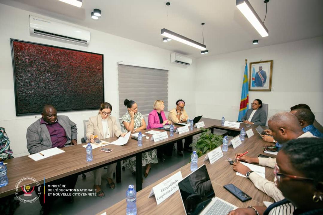La ministre de l'Éducation nationale, Raissa Malu, et les partenaires de la Banque mondiale [photo d'illustration]