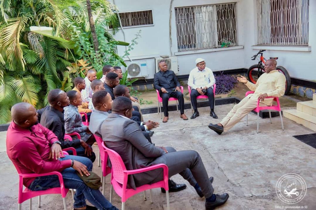 Le Secrétaire Général et Président a.i de l'UDPS Augustin KABUYA en entretien avec les démissionnaires du parti Alliance pour le Changement de Jean-Marc KABUND