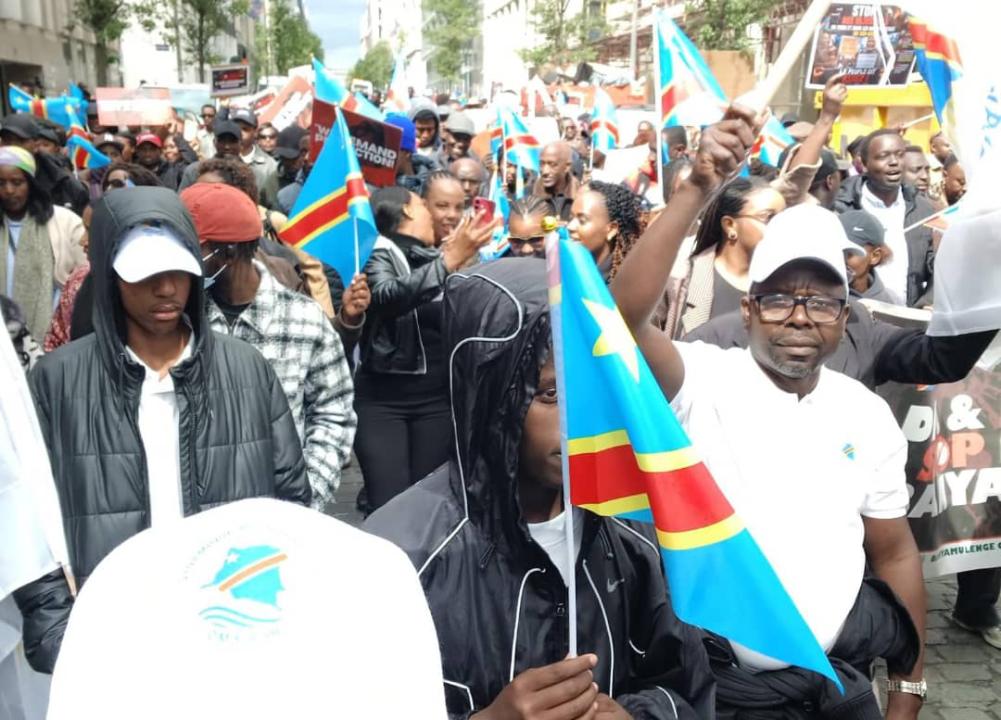 Quelques manifestants dans les rues de Bruxelles