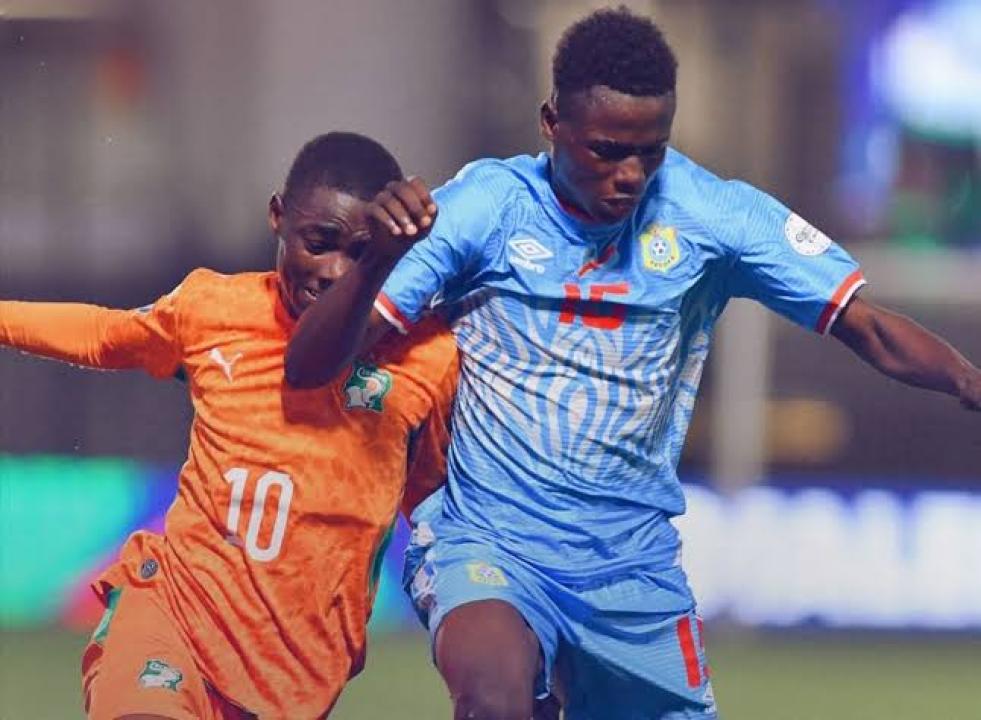 Un duel entre un joueur des léopards u17 lors du match perdu contre la Côte d'Ivoire (0-2)